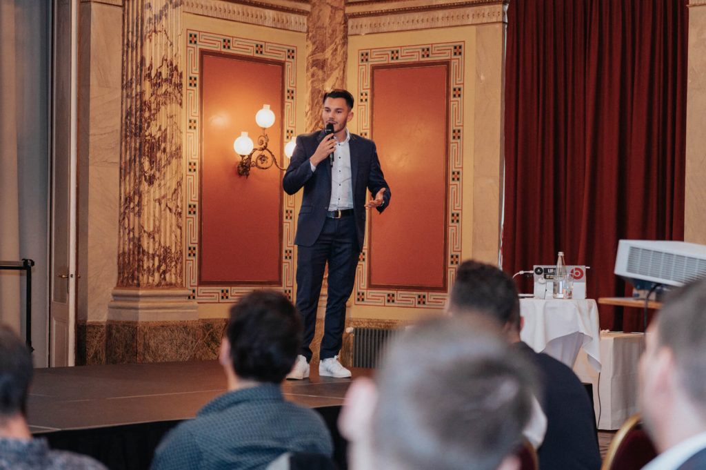 speaking-Julian-Stöcker-vertrieb